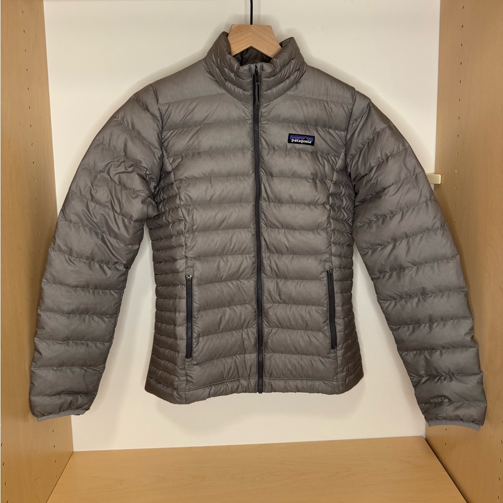 9/10 CONDITION PATAGONIA DOWN SWEATER JACKET STY84683 GRAY WOMENS XS